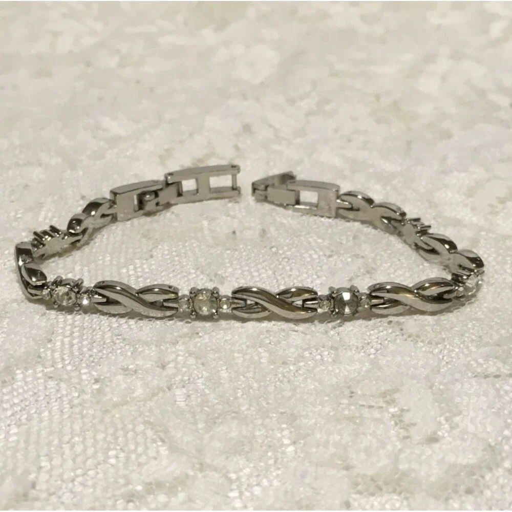 Vintage Anne Kein Chain Bracelet Silver Tone Rhinestone Accents Fold over clasp